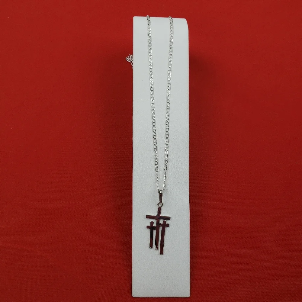 925‎ sterling silver cross pendant and 925 sterling silver chain